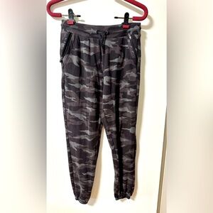 Athleta Girl Black Camo Sweatpants